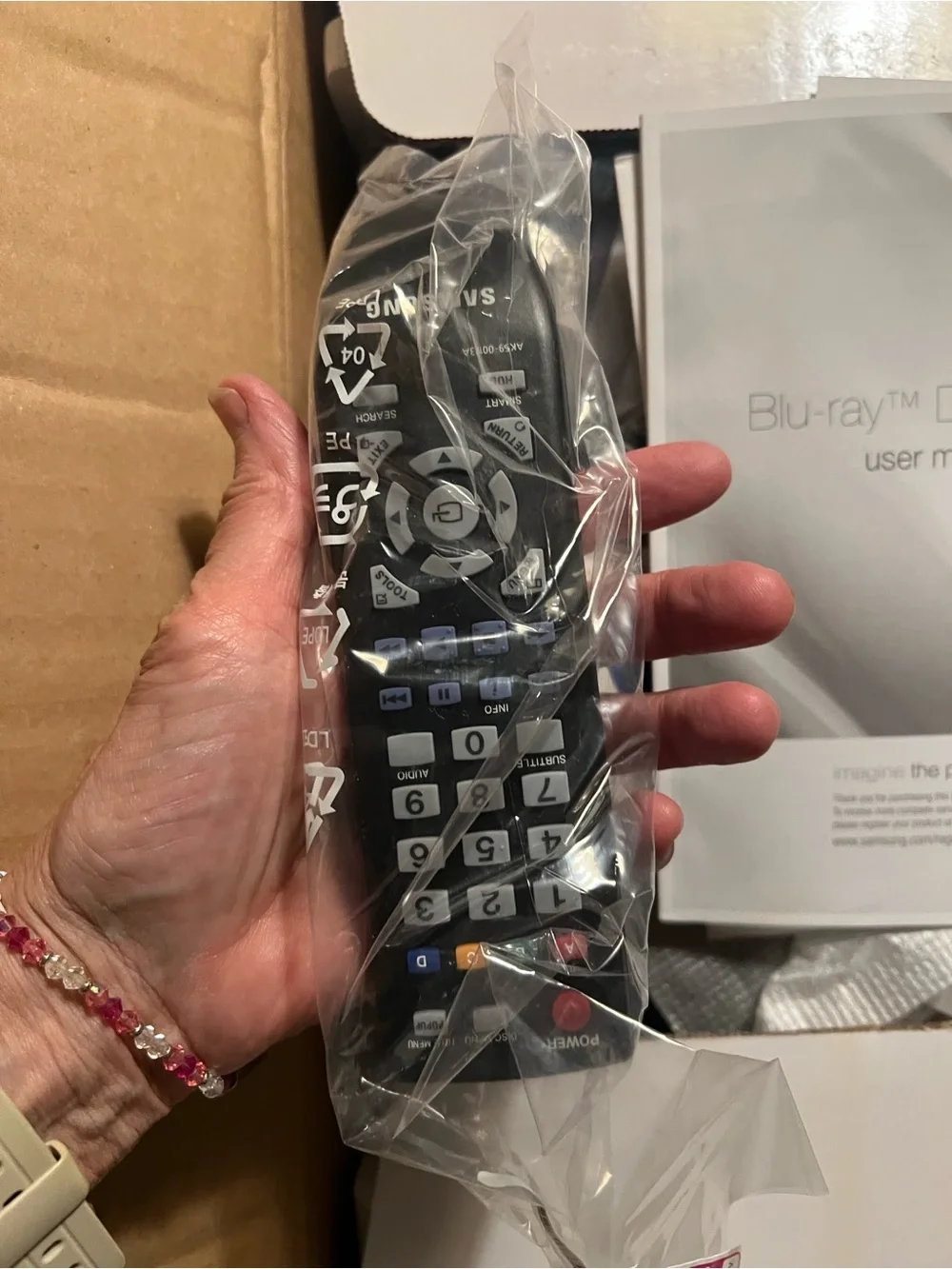 Samsung Silver and White Blu-ray Disc Player User Manual